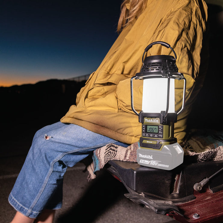 Outdoor Adventure 18V LXT Lithium-Ion Radio & LED Lantern (Tool Only)